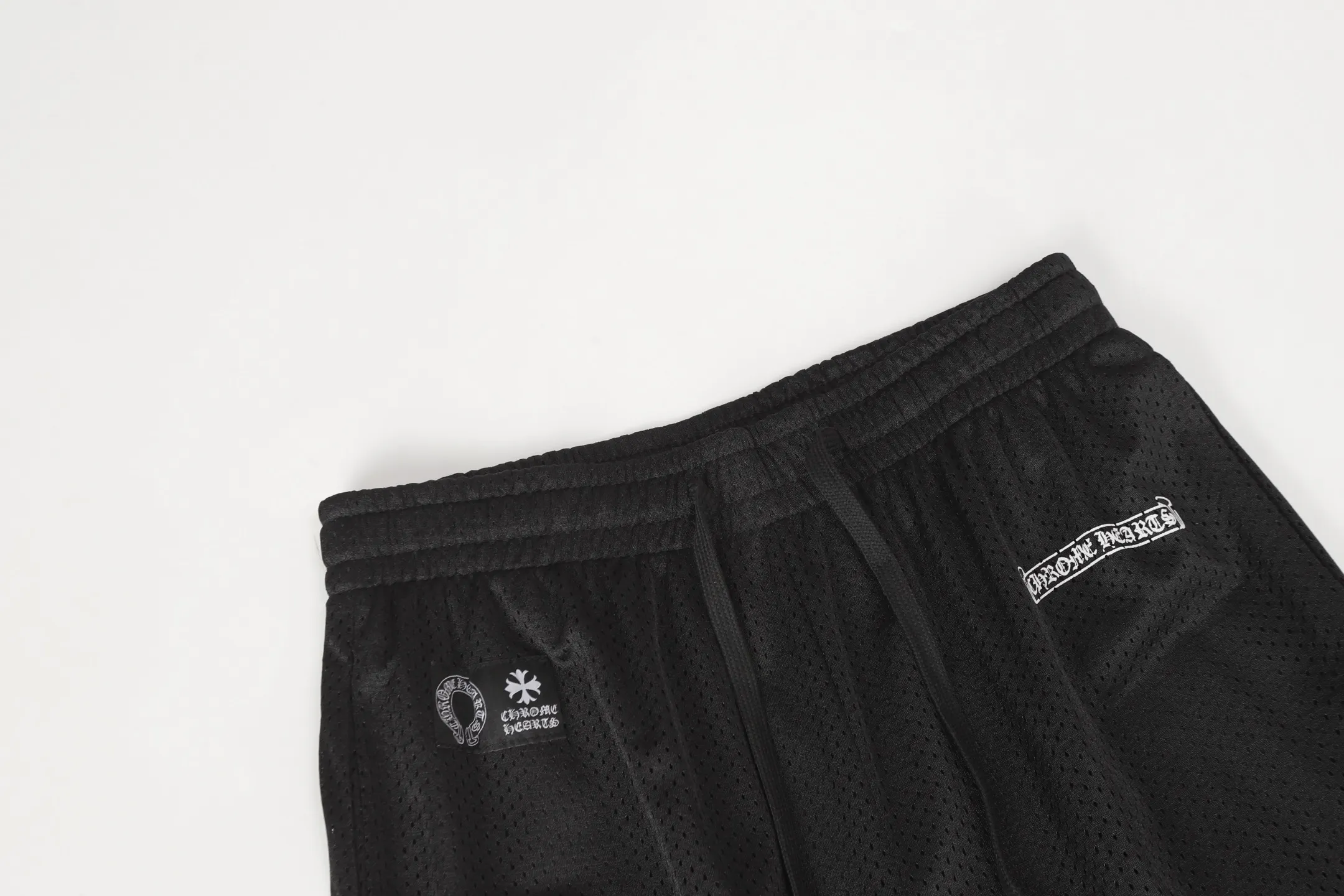 P200 Chrome Hearts CH Chrome Hearts popular Sanskrit printed mesh double layer ice hockey jersey 2 trousers sports suit. Uses direct injection imported machine printing. Hardware and accessories are all milled and customized. Correct configuration. Black 2025 Chrome Hearts authentic packaging. 280g double layer mesh custom woven and dyed. Large version. Loose and stylish. Different from low version, slim and long version with upper body and crotch pull. 100% commitment: top quality. Not fast food. Highest version on the market. Top quality - Distinguish from the ordinary versions on the market. If you care about quality, you should also respect the price. Absolutely 0 after-sales service and 0 return rate so far. It’s hard not to love the style - 280g double-layer mesh custom-woven and dyed - Correct high-density main mark, washed tag, hand-sewn